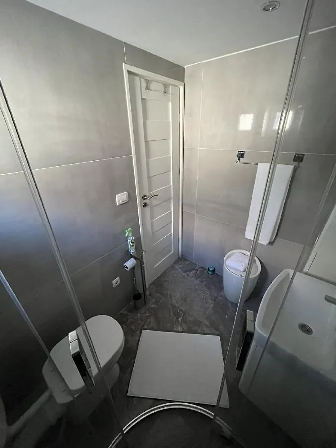Affittacamere E & E Studio Deluxe Hotel Traù