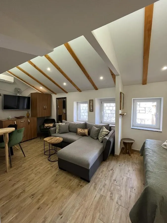 Pensionat E & E Studio Deluxe Hotell Trogir
